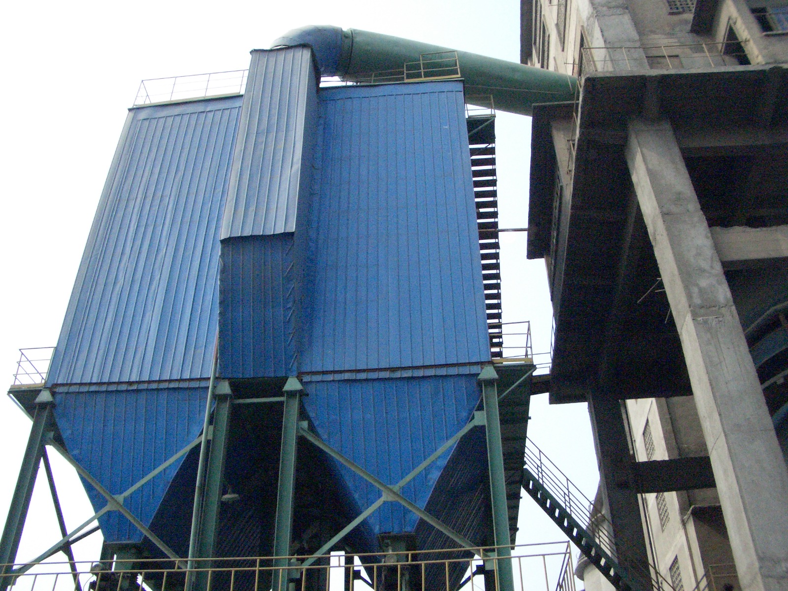 白灰窯除塵器為什么要選擇袋式的?優(yōu)勢及原理 白灰窯除塵器為什么要選擇袋式的?優(yōu)勢及原理